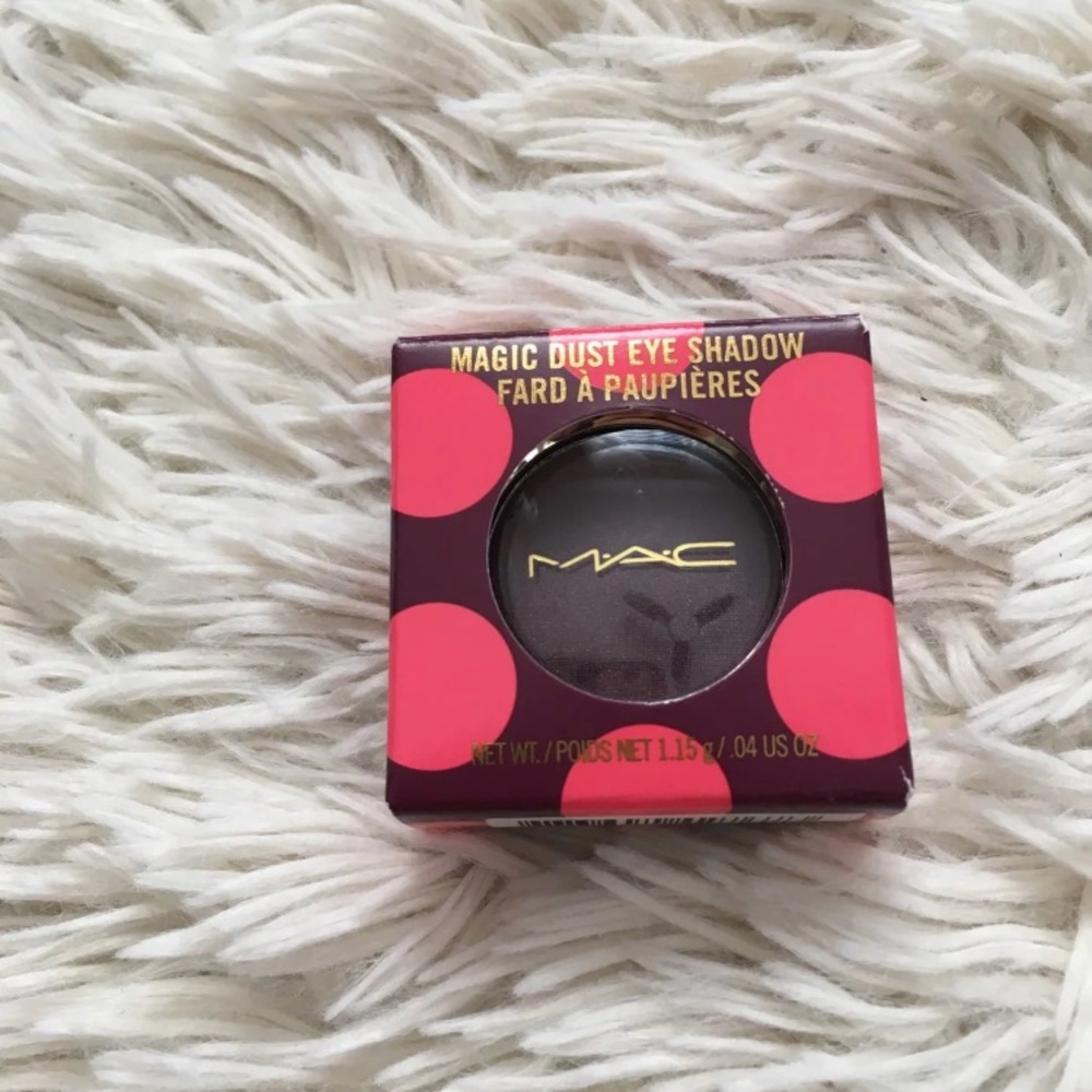MAC Dark lullaby magic dust eyeshadow